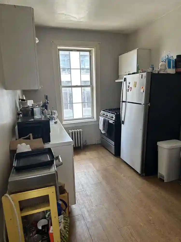 1 room available in LIC 2bd/1bth
