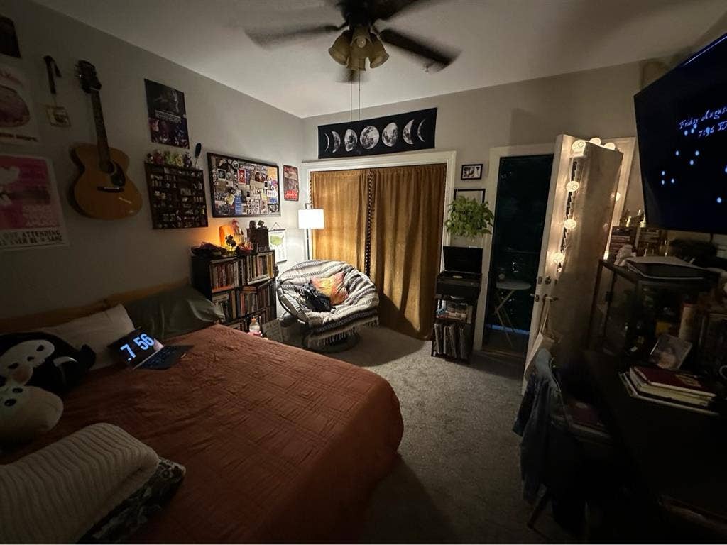 Seeking Female Roommate in Franklin
