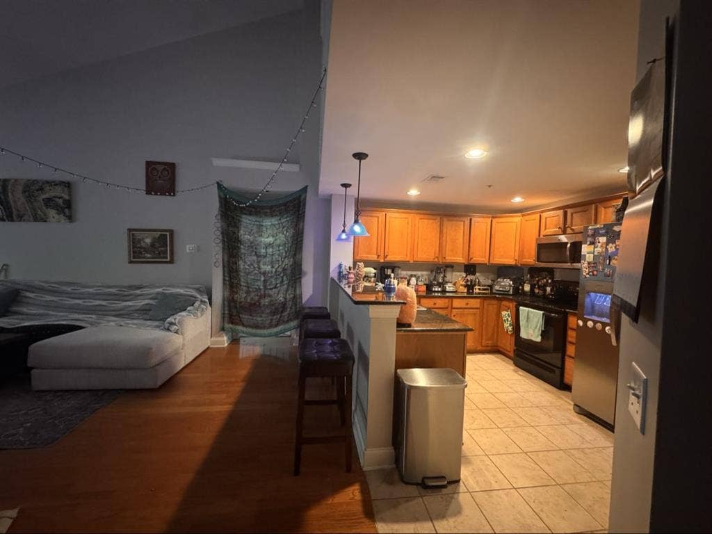 Seeking Female Roommate in Franklin