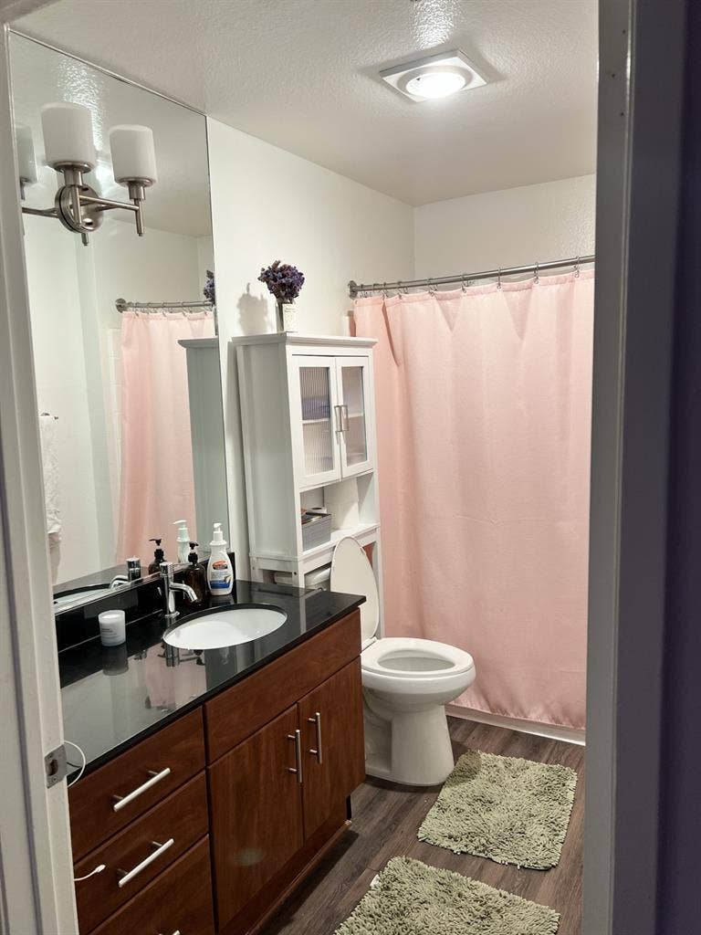 Spacious room for rent in Larchmont