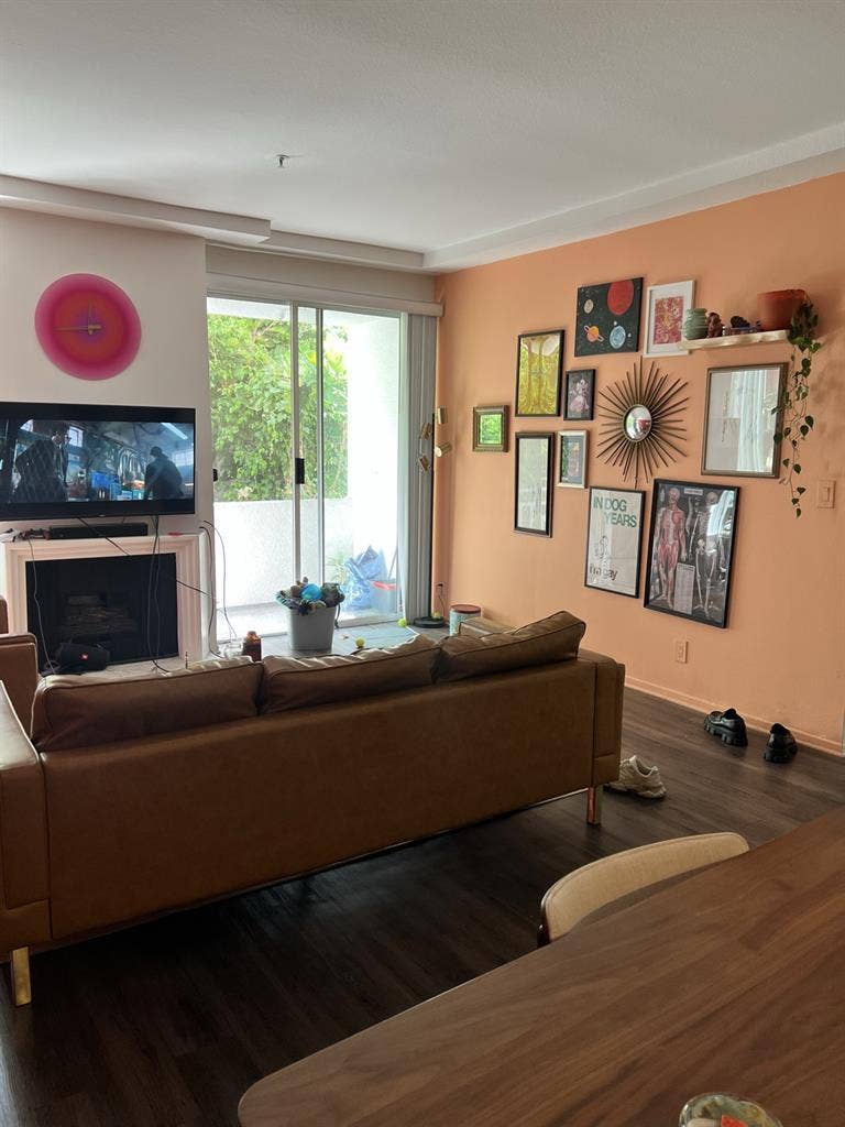 Spacious room for rent in Larchmont