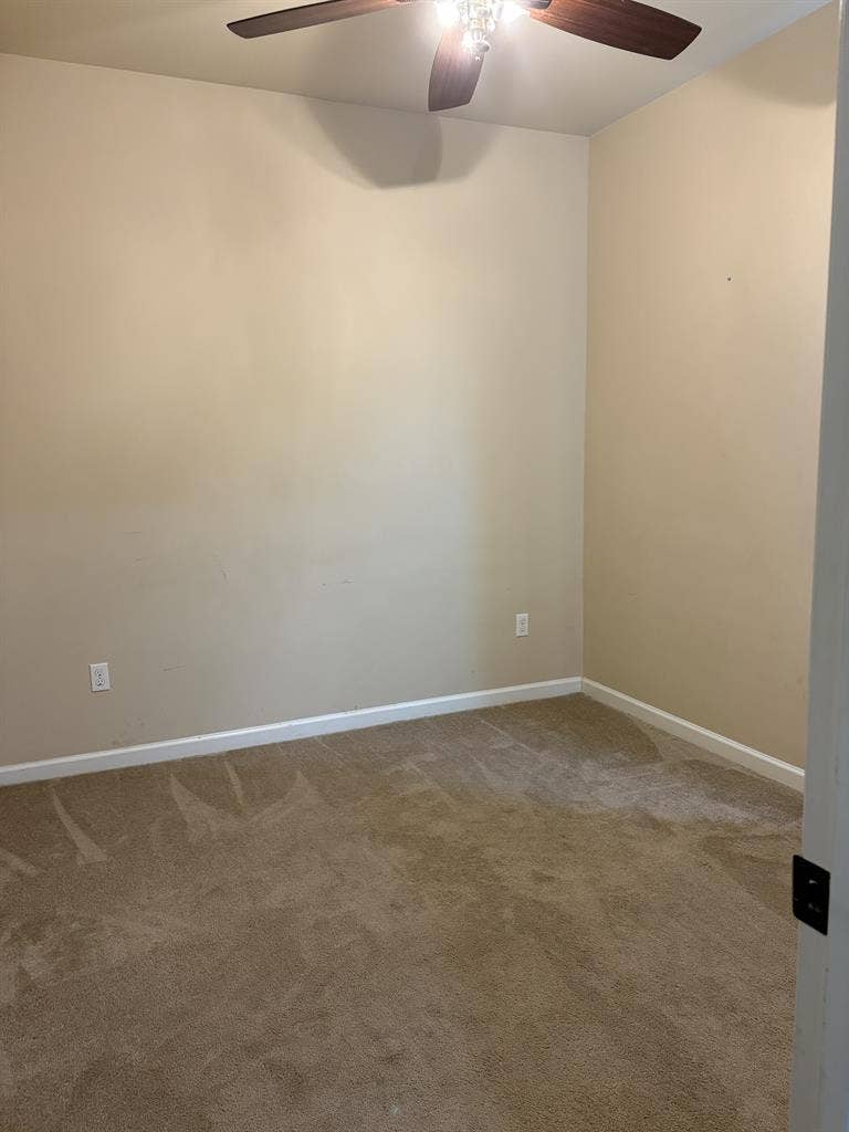 Room for rent 600