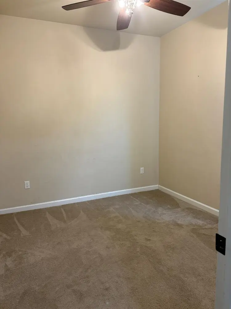 Room for rent 600