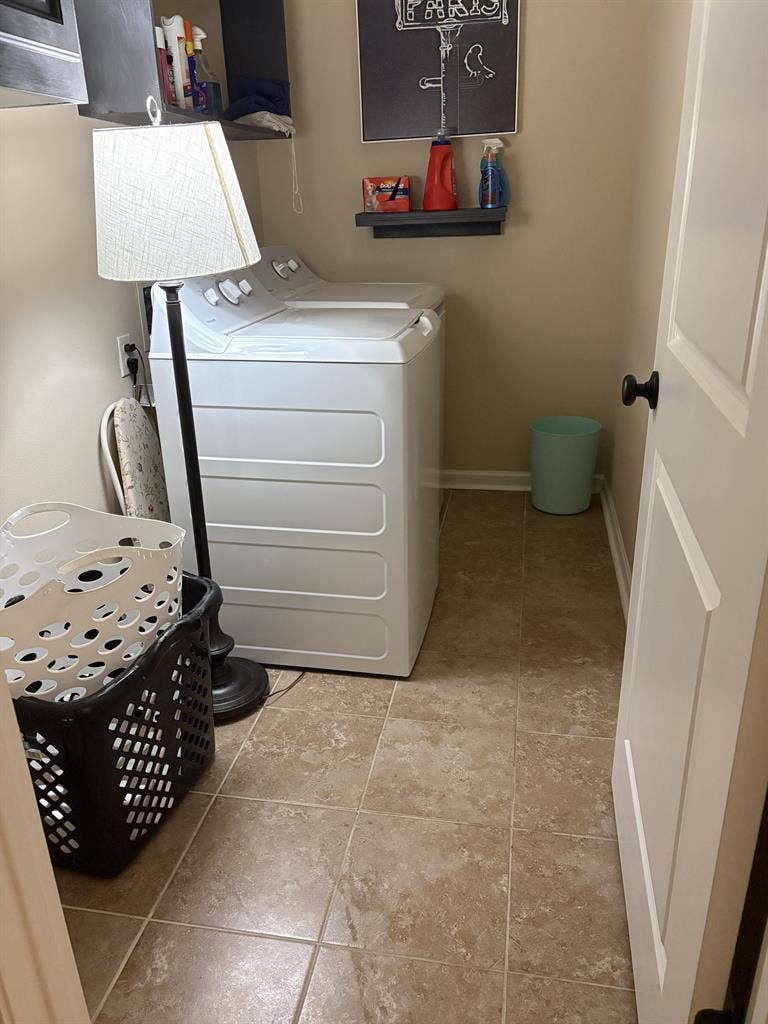 Room for rent 600