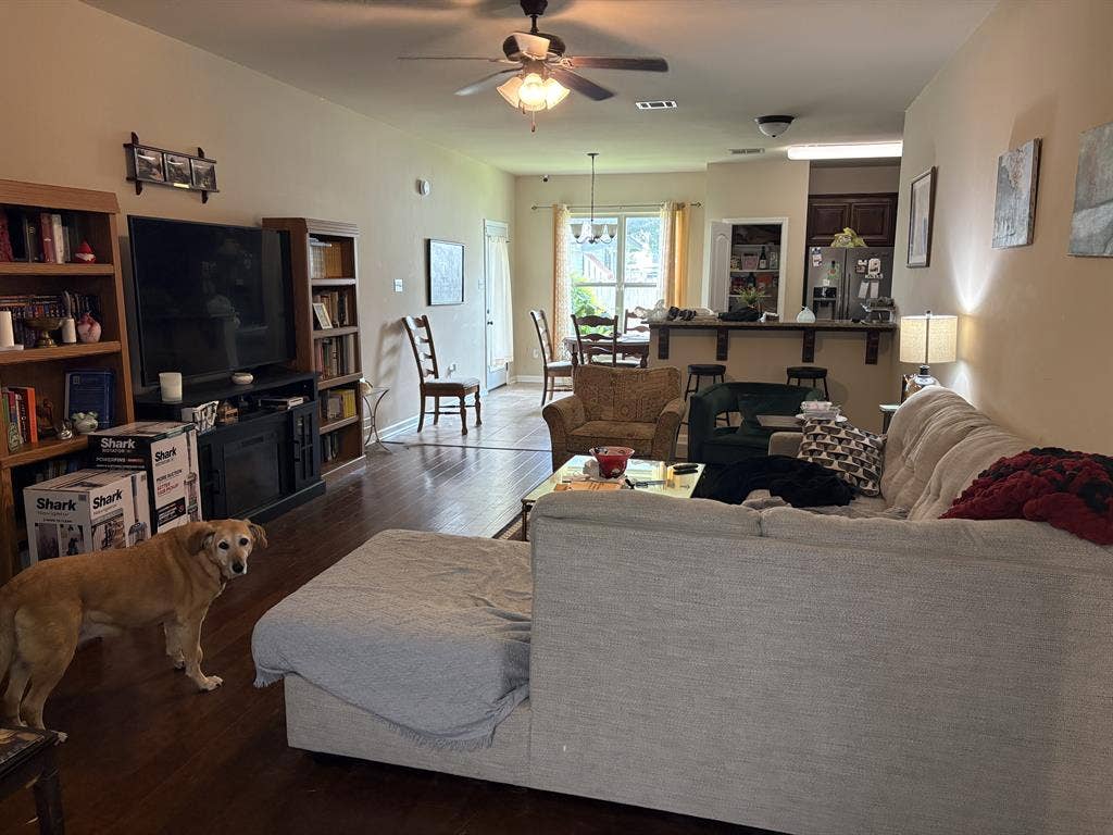 Room for rent 600