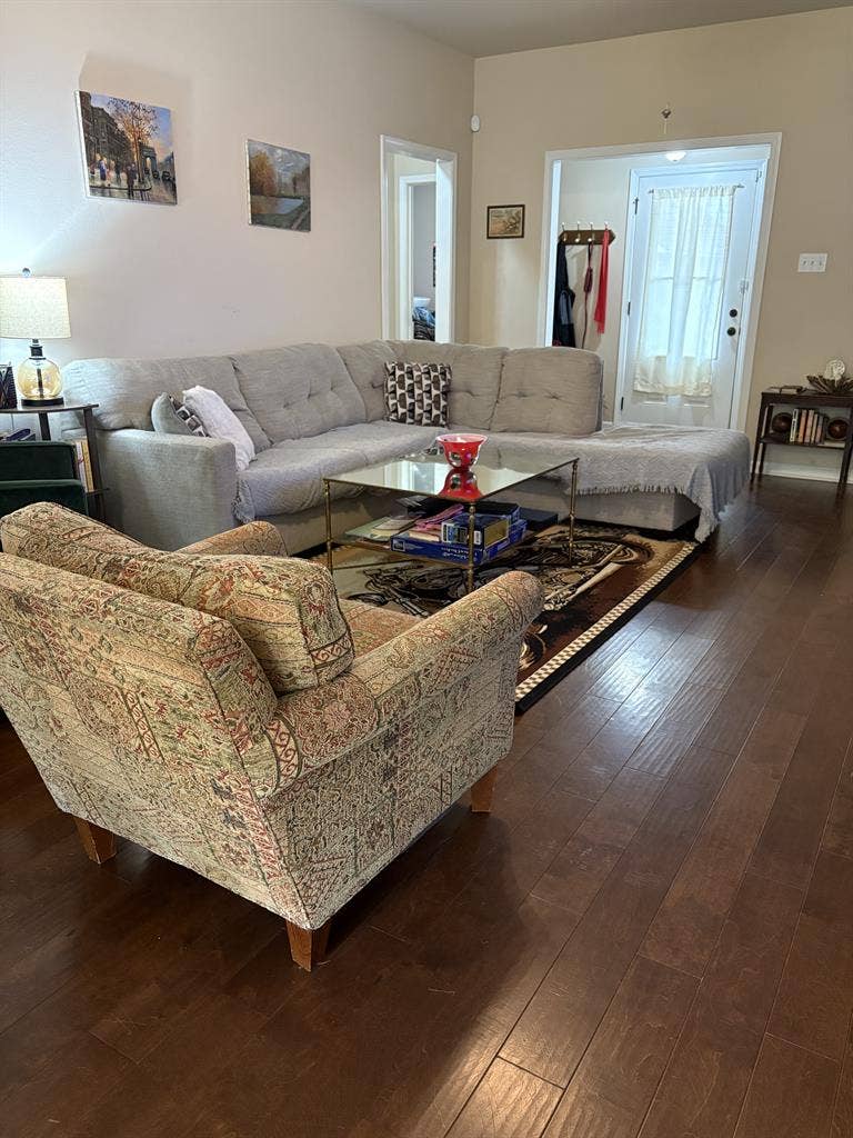 Room for rent 600