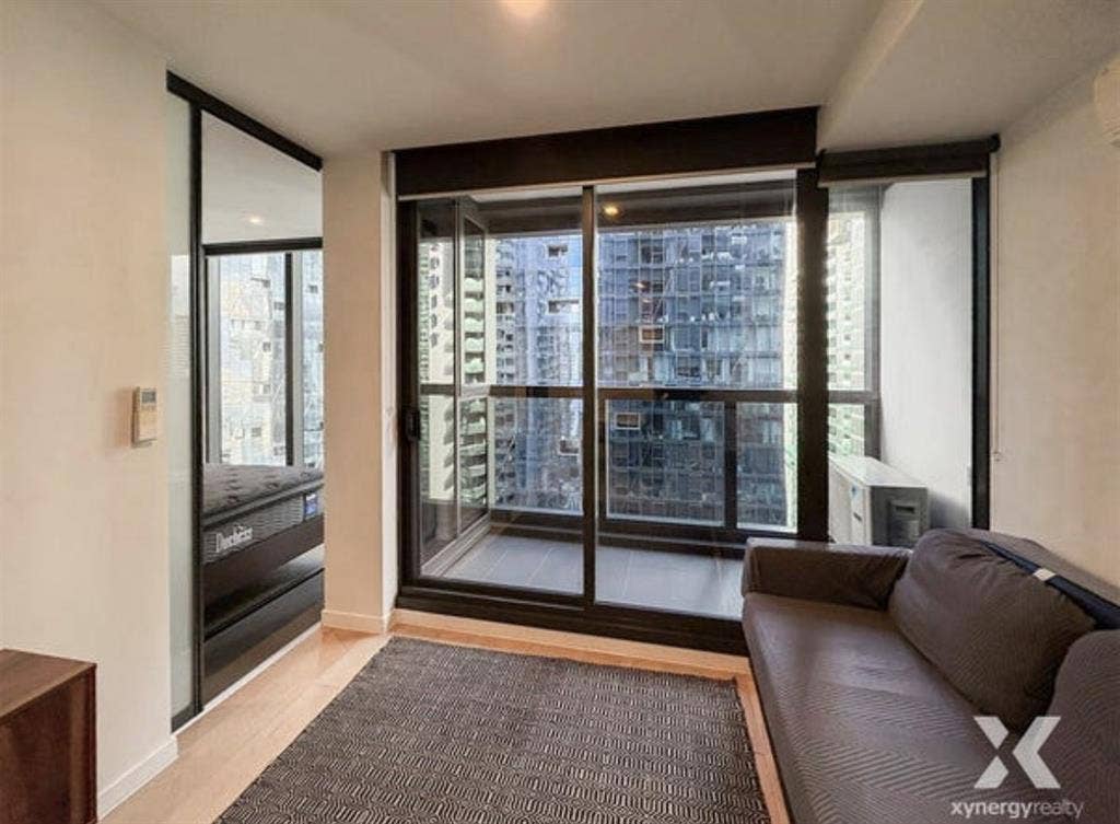 ROOM AVAILABLE IN MELBOURNE CBD
