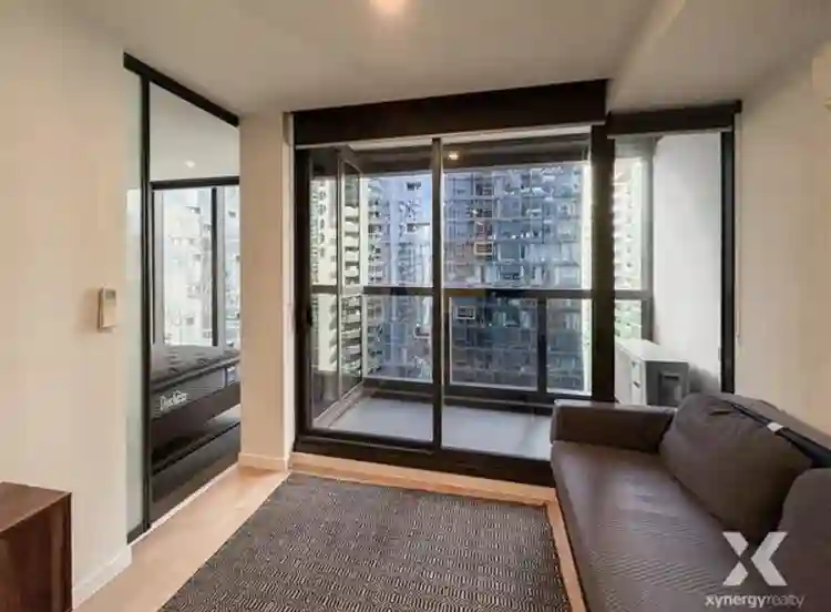 ROOM AVAILABLE IN MELBOURNE CBD