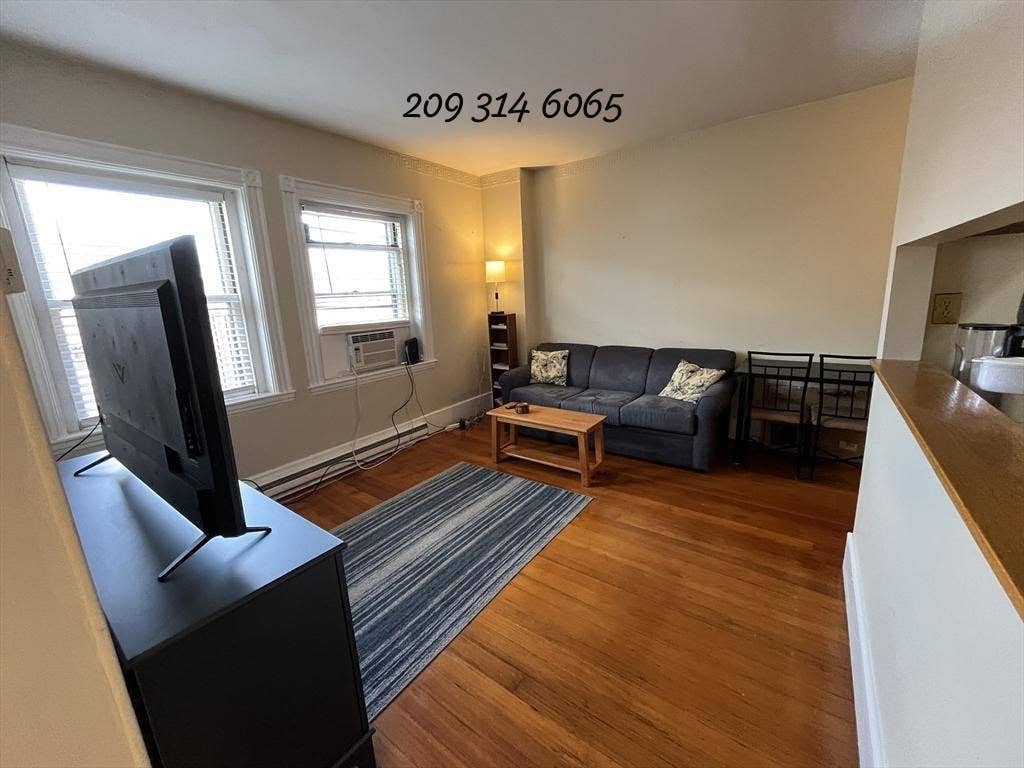 Unbeatable location in The Fenway!