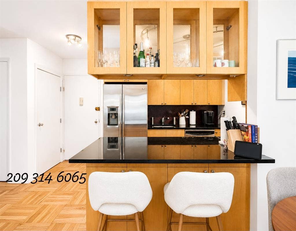 Sun-filled large 1-bedroom