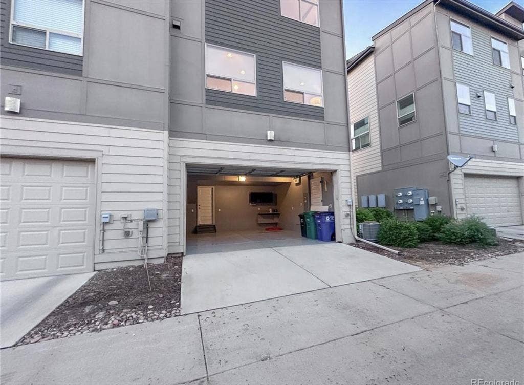 Fully furnished 2be 3ba house