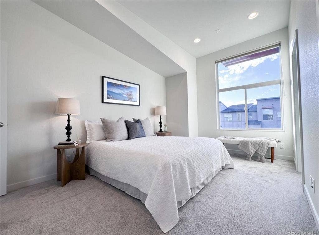 Fully furnished 2be 3ba house