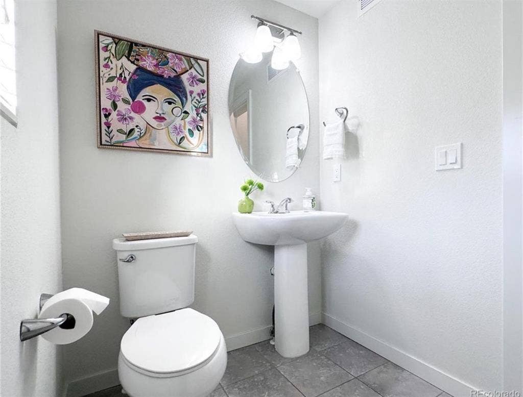 Fully furnished 2be 3ba house