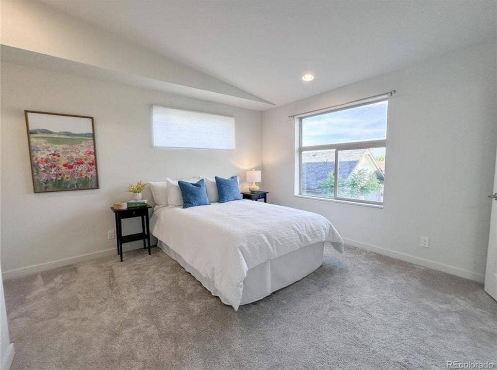 Fully furnished 2be 3ba house