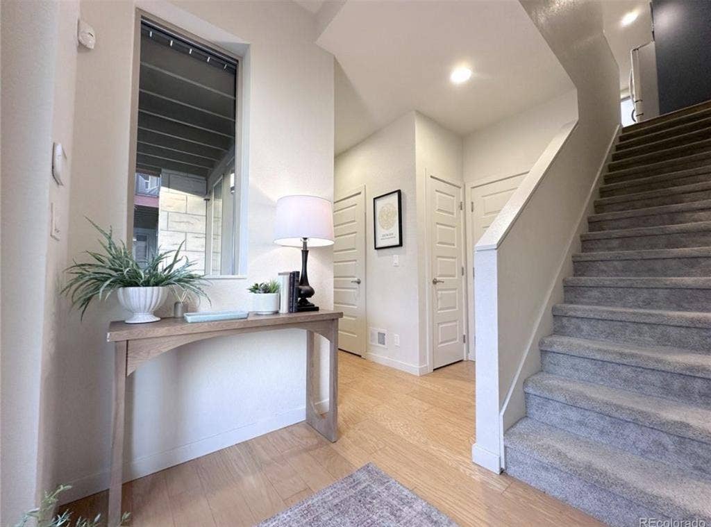 Fully furnished 2be 3ba house