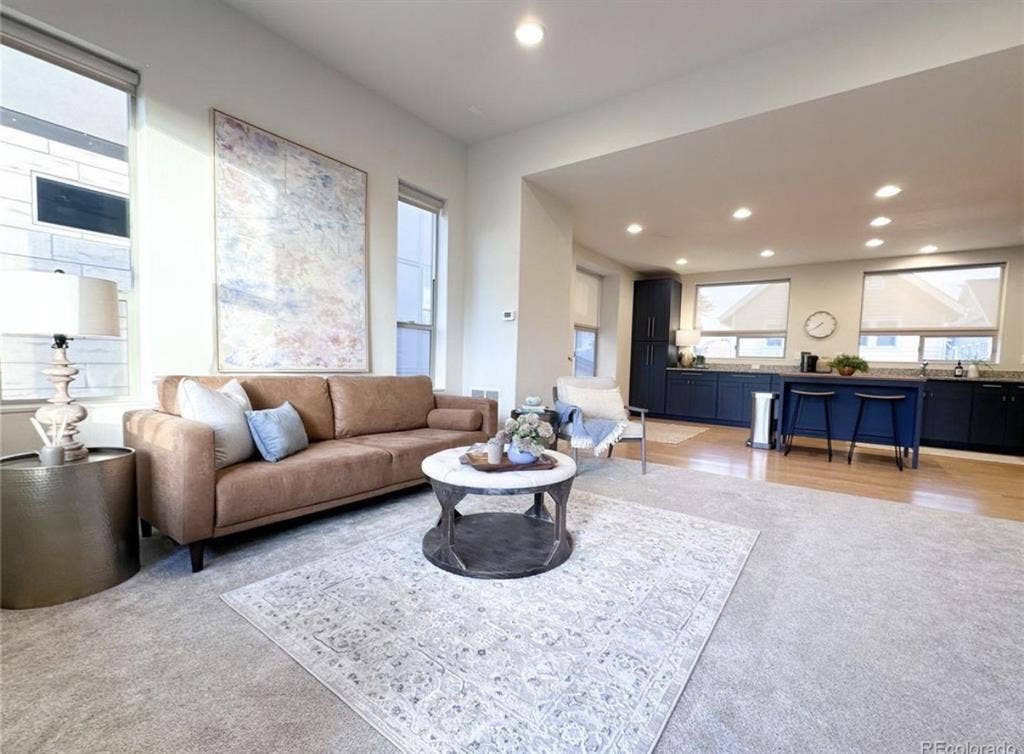 Fully furnished 2be 3ba house