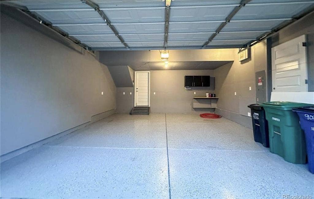 Fully furnished 2be 3ba house