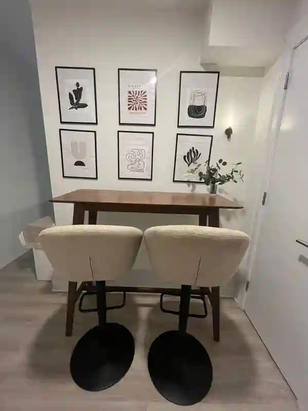 Luxury Furnished Room in Midtown