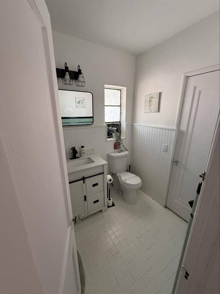 Furnished room with Private Bath