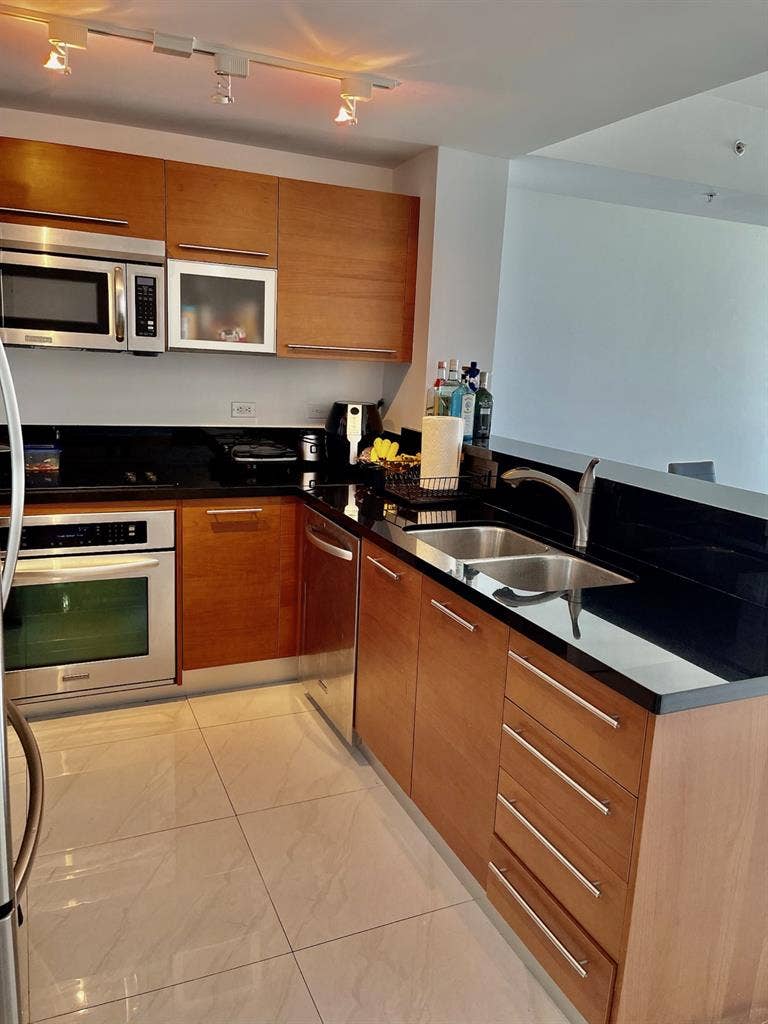 Room for rent in Miami.