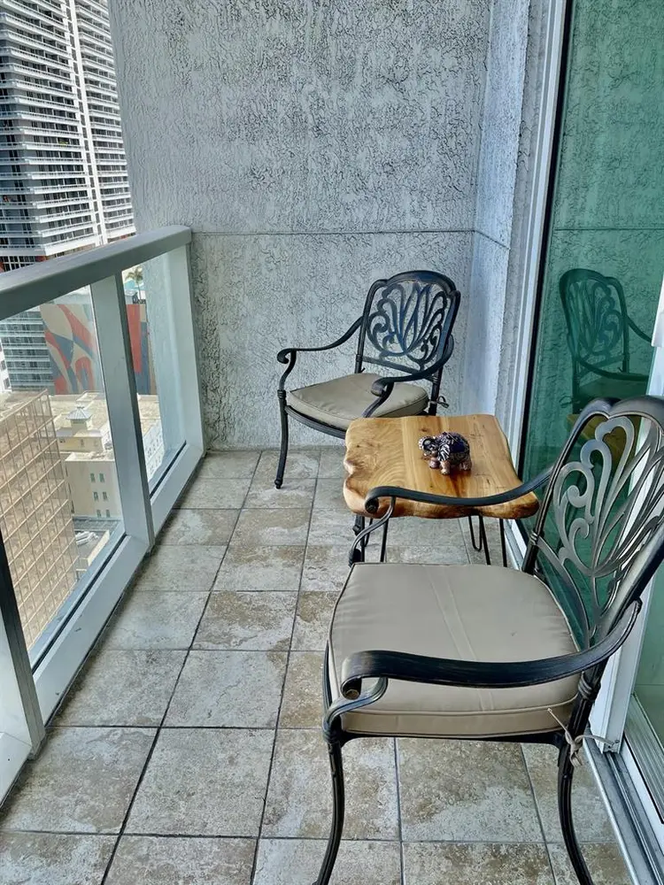 Room for rent in Miami.