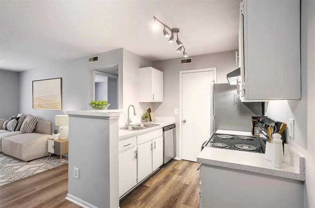 APARTMENT AVAILABLE FOR RENT