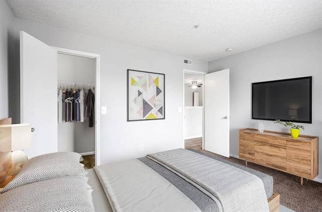 FURNISHED ROOMS AVAILABLE