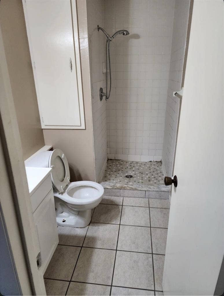 Looking for a reliable roomate.