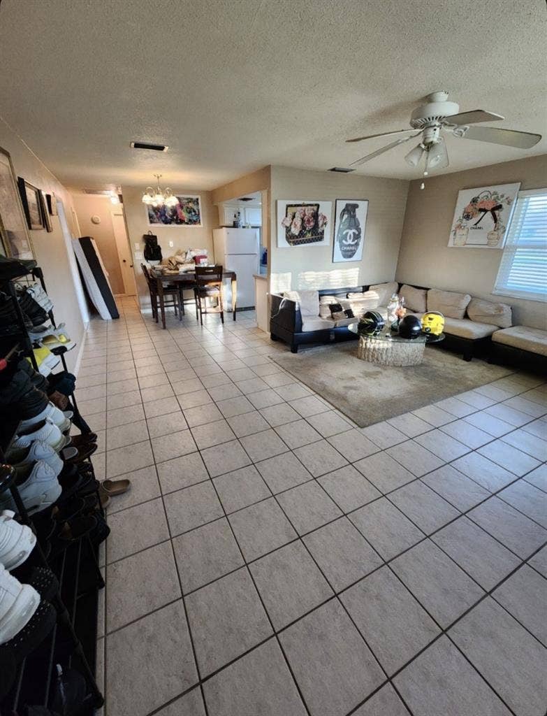 Looking for a reliable roomate.