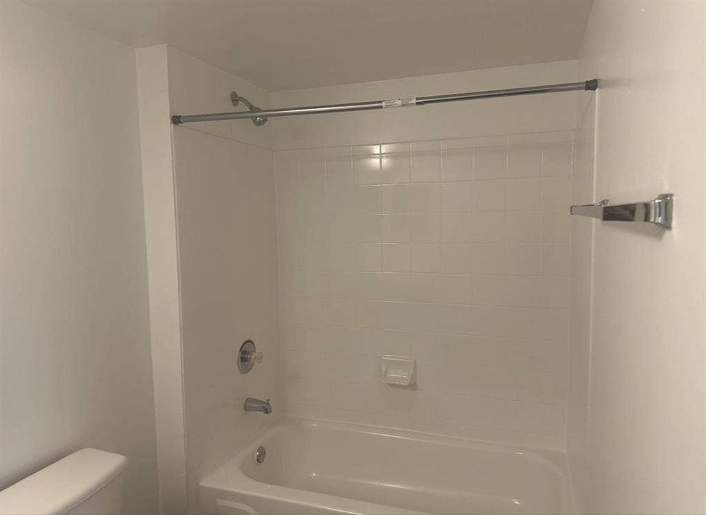 Roommate needed 2/2