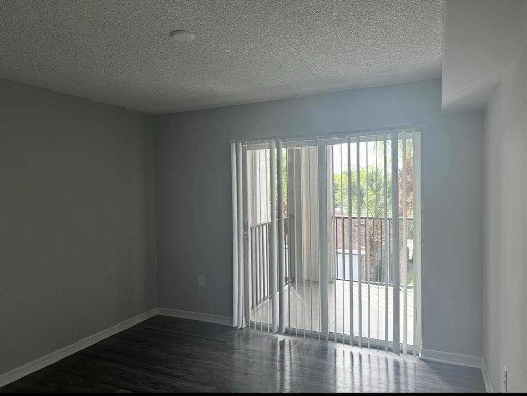 Roommate needed 2/2