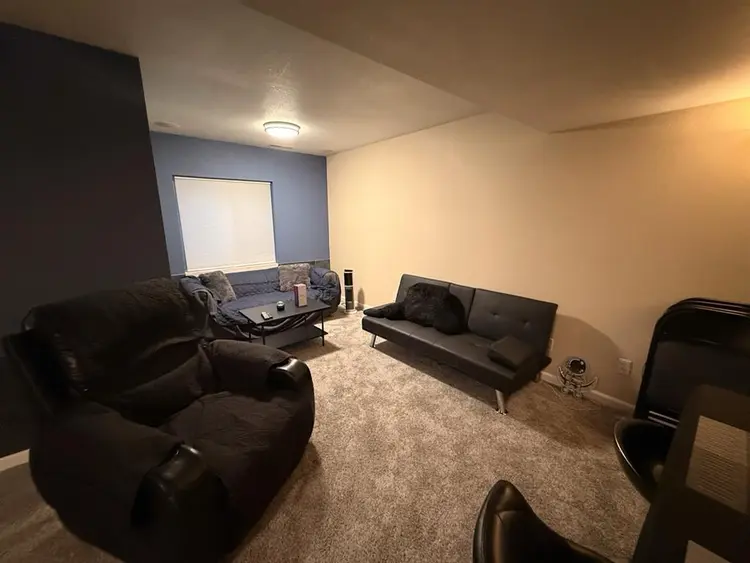 Private Basement Suite in Auroraa