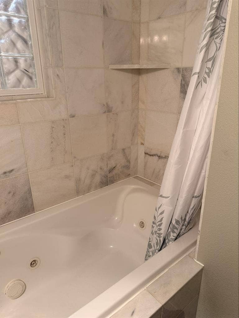 Private Basement Suite in Auroraa