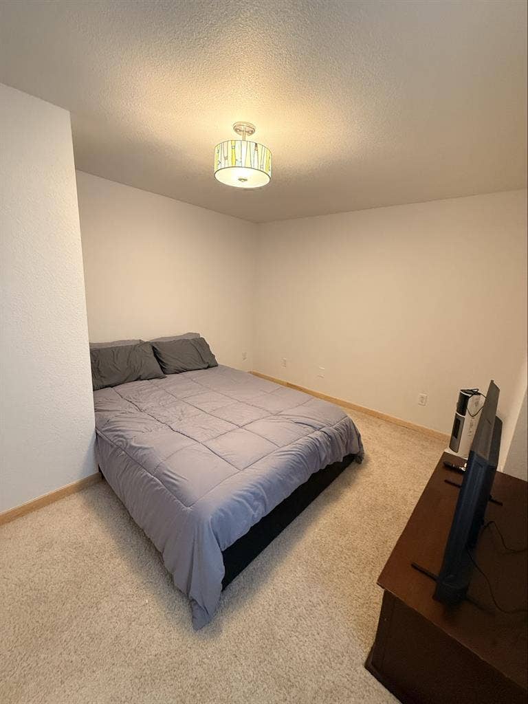 Private Basement Suite in Auroraa