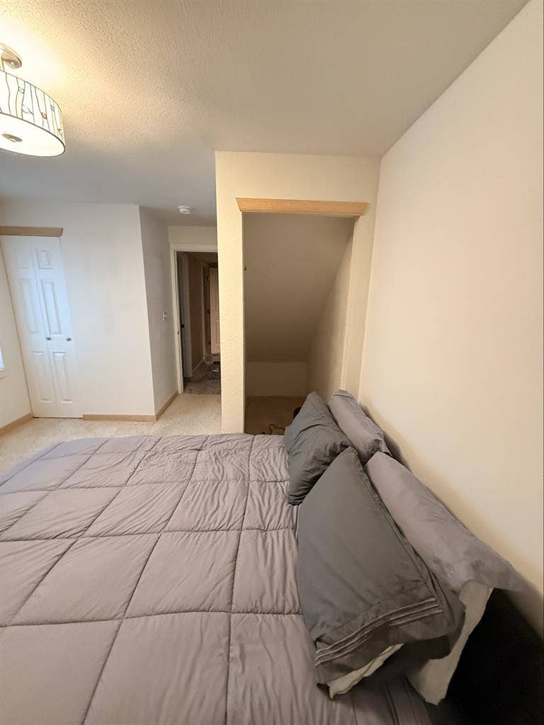 Private Basement Suite in Auroraa