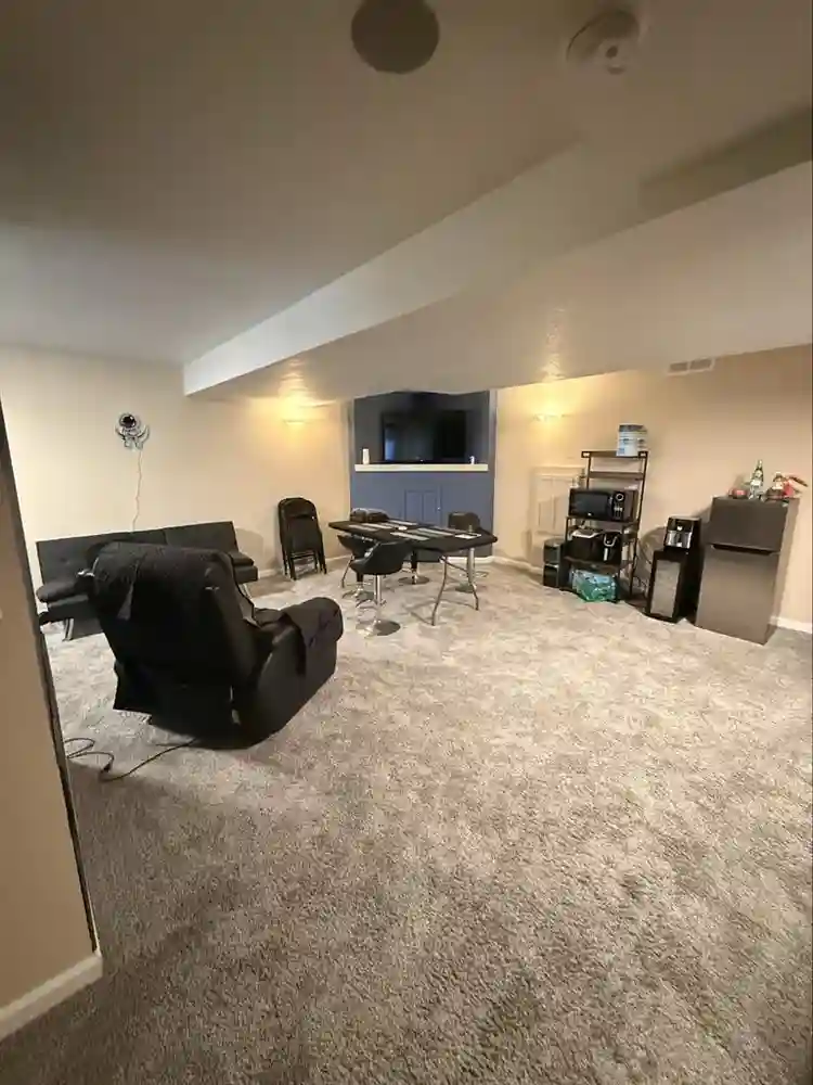 Private Basement Suite in Auroraa