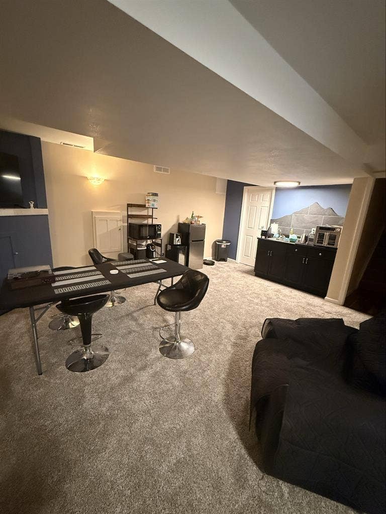 Private Basement Suite in Auroraa