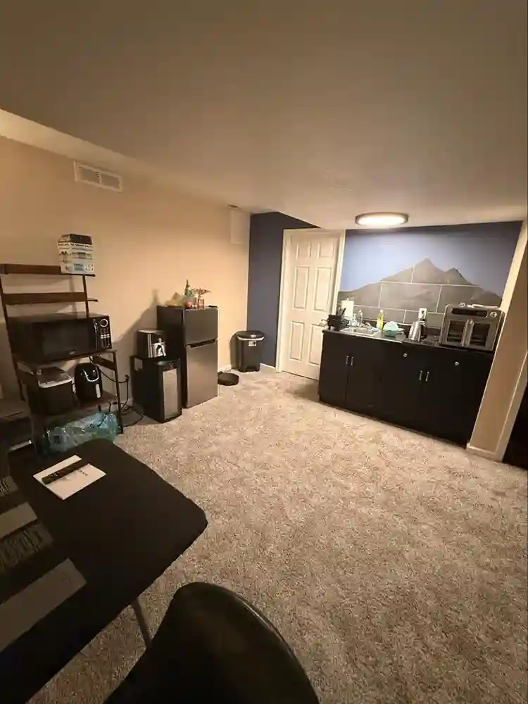 Private Basement Suite in Auroraa