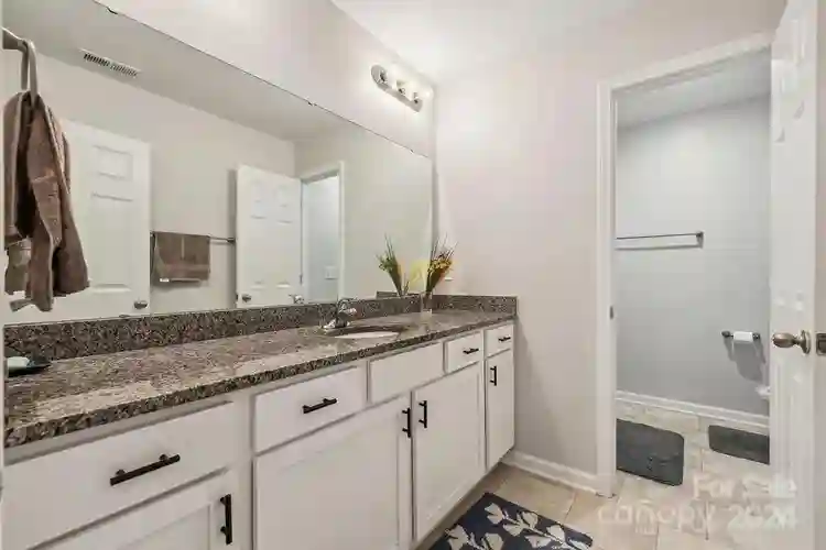 5 BR in Charlotte