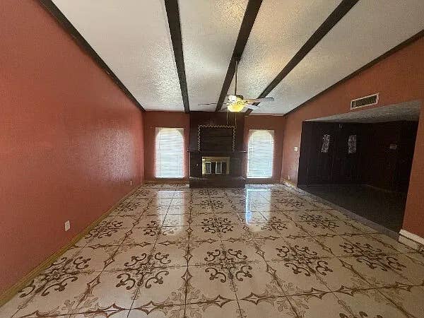 3 BR in Dallas