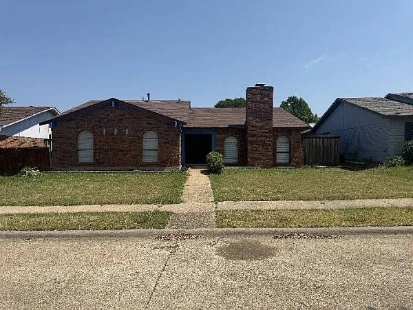 3 BR in Dallas