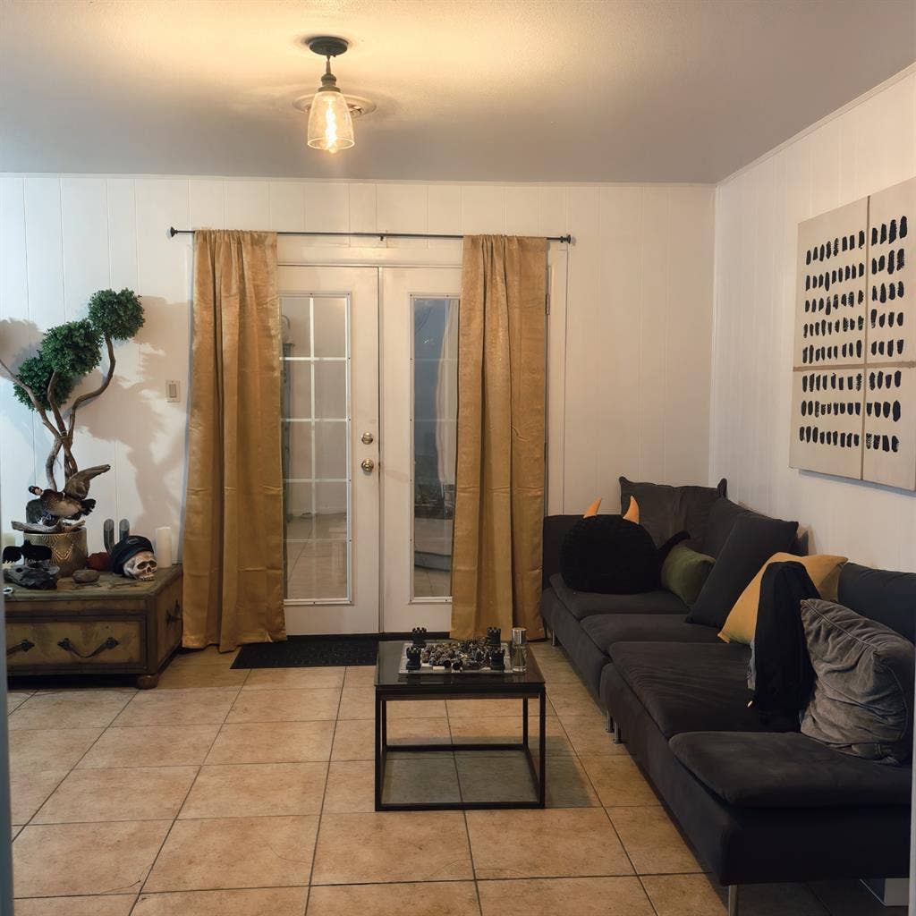 Spacious Room for Rent