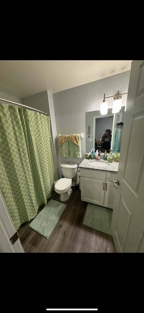 FULLY FURNISHED 3 Bedroom Unit!