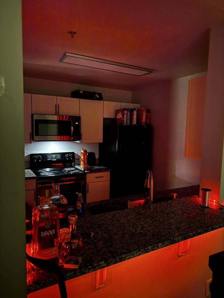 FULLY FURNISHED 3 Bedroom Unit!