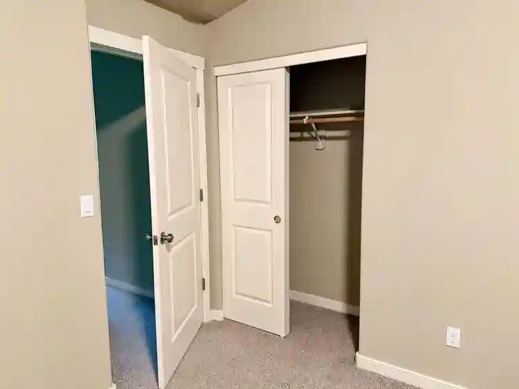 Private Room in 4 bedroom house