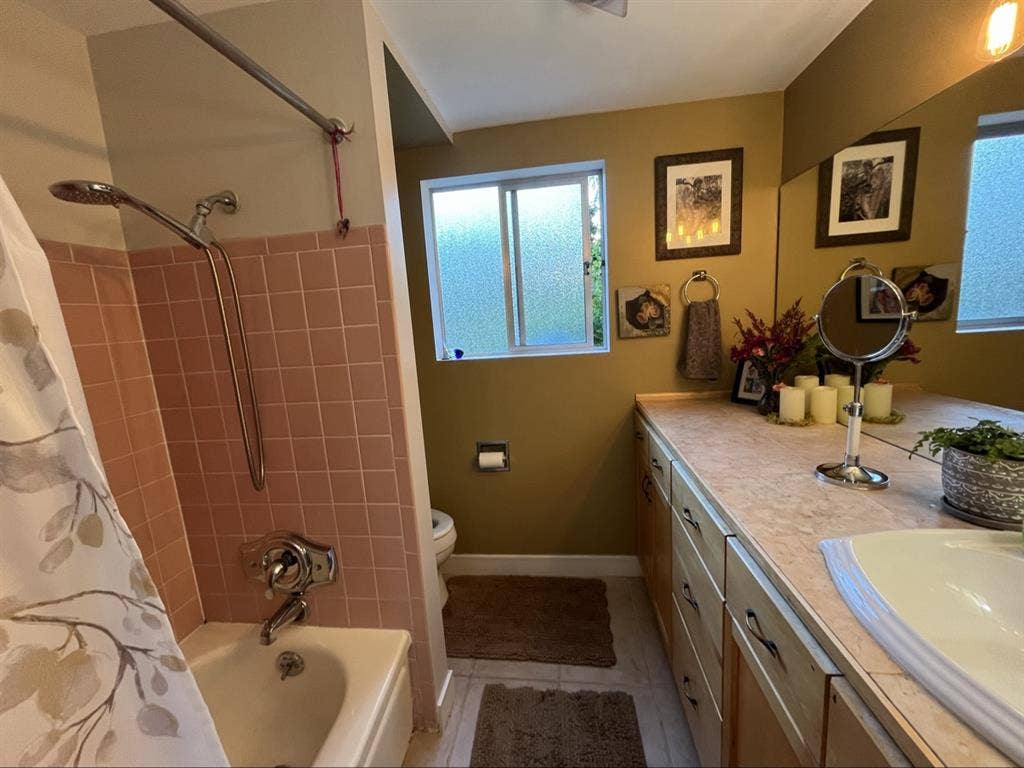 Large Rental Room in Shoreline