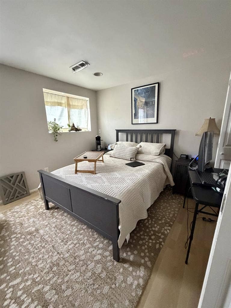 Large Rental Room in Shoreline