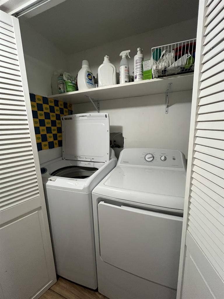 Large Rental Room in Shoreline
