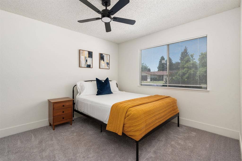 Clean, Furnished room for rent
