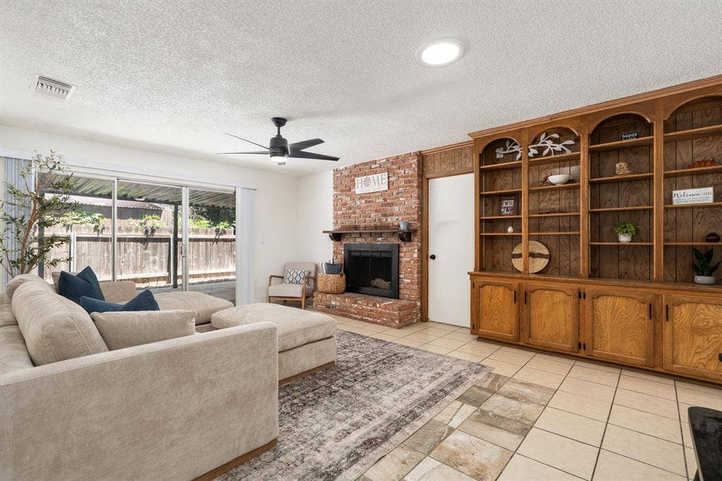 Clean, Furnished room for rent